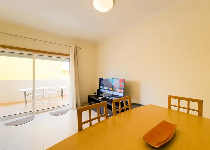 Casa Viana T2 By Yha Daire *